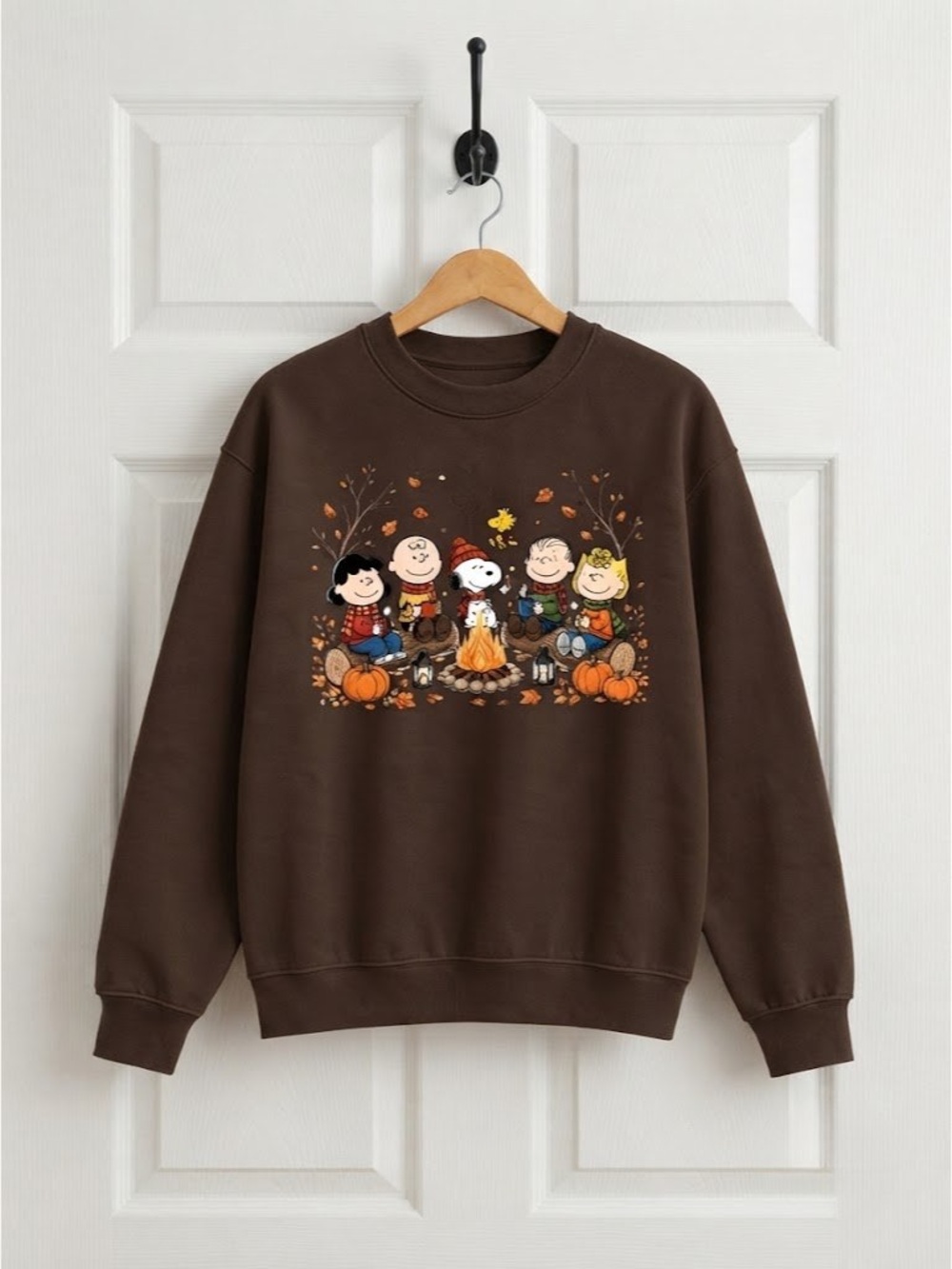 Vintage Brown Crewneck Sweatshirt with Multicolor Peanuts Campfire Graphic